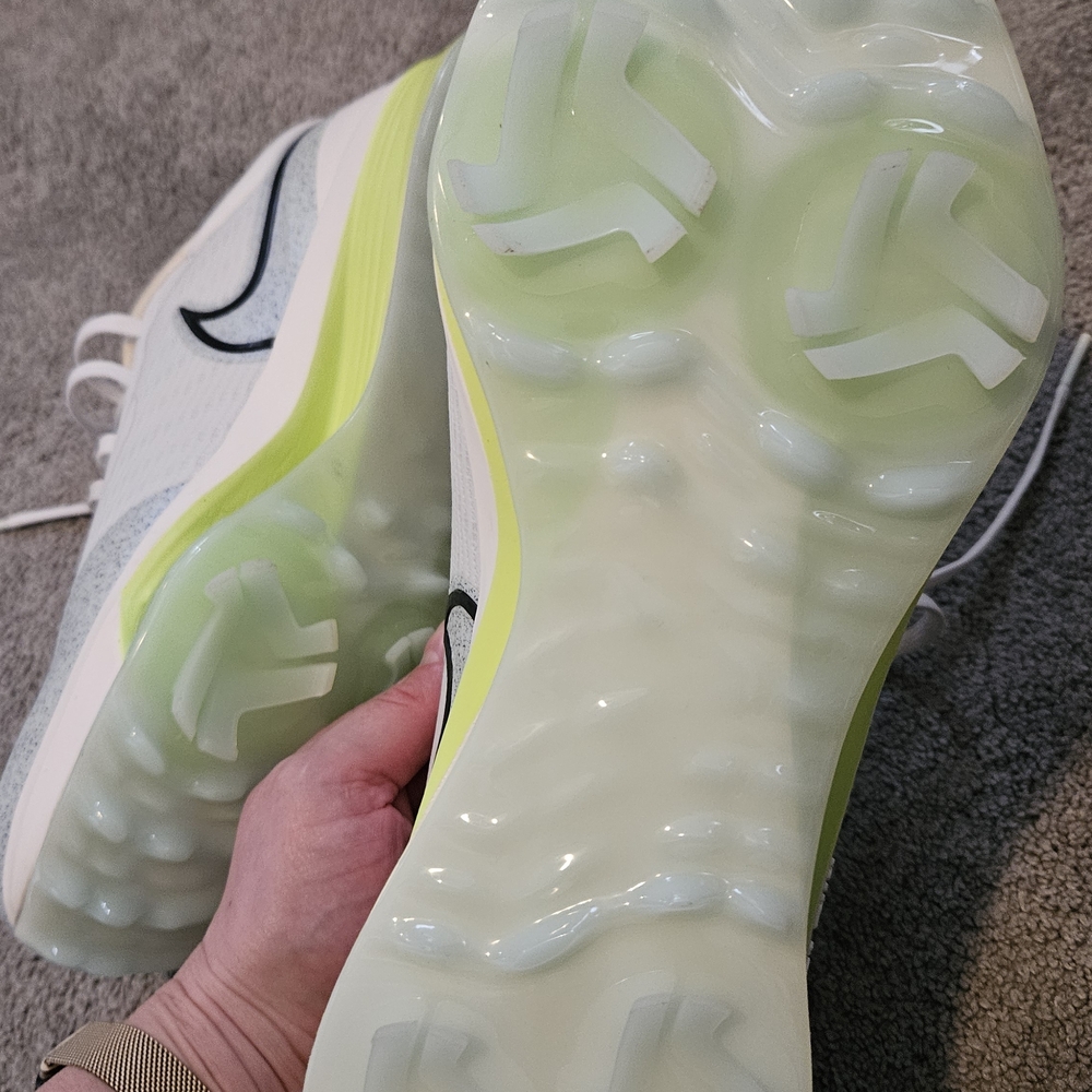 Nike Men's White and Gray Sneakers - Picture 3 of 4